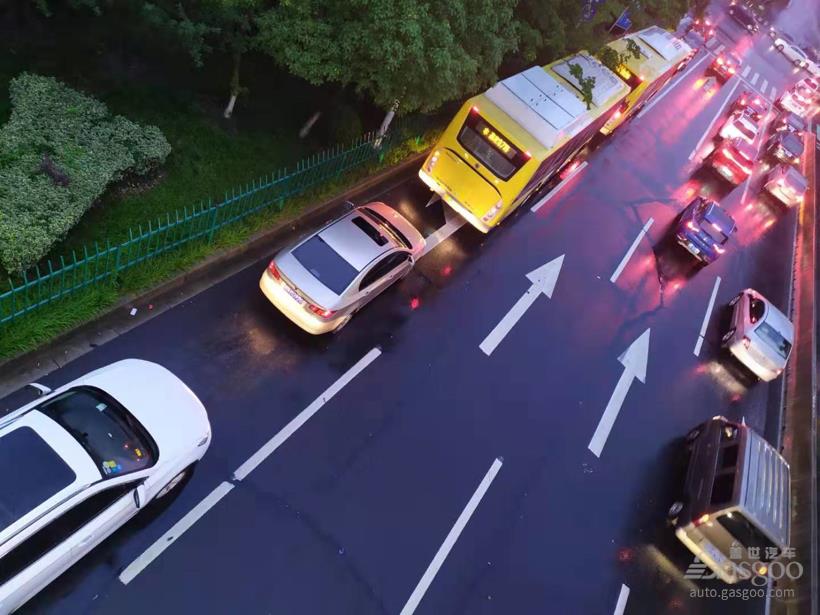 中國(guó)車市,汽車銷量